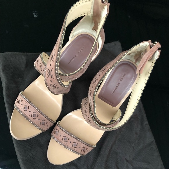 Cute little heels - Picture 1 of 3